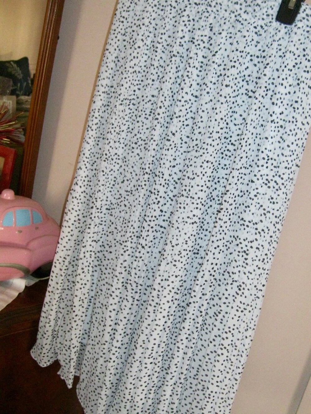 WDNY SKIRT  POLKA DOT POLYESTER WHITE W/BLACK POLKA DOTS, SIZE MED ONLY WORN 1